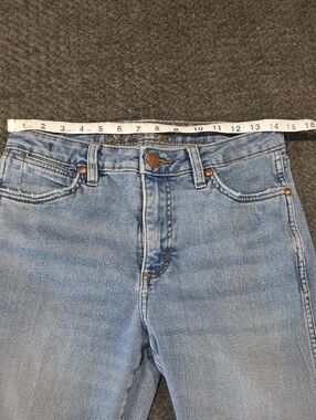 Light Wash High-Rise Flar Jeans